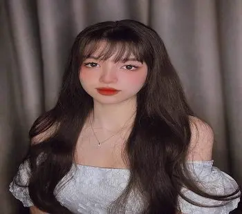 Ảnh thumbnail video Chơi doggy là phải địt con Ngân con chó cái Ngân bị đụ doggy lồn ướt át mông bị hai tay cầm chặt kéo mạnh về phía sau